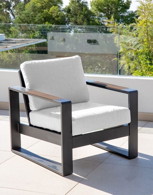 KUBA ANTHRACITE ALUMINUM SOFA SET. - Image 2