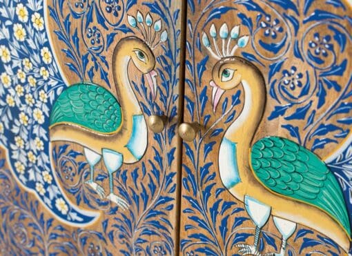 MUEBLE PINTADO A MANO PAVO REAL 77CM – Image 3