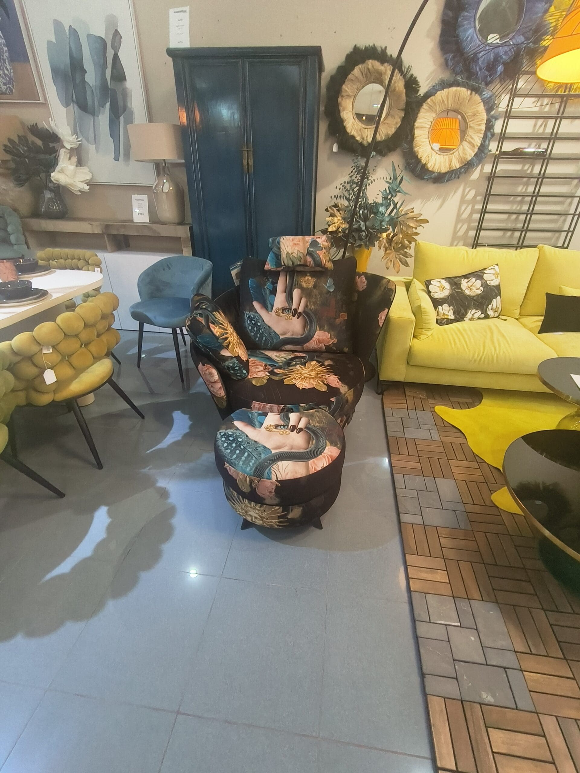 ROXANE SILLON+PUFF T. HAND