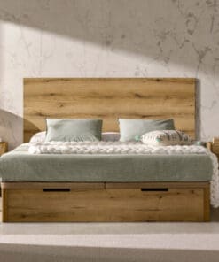 Siège GAP 160 x 200 en chêne avec poignée en nickel.